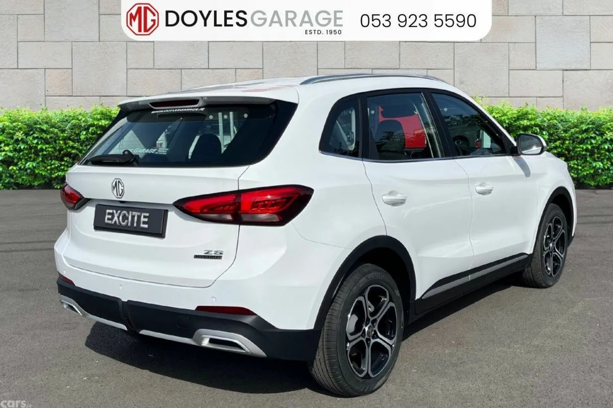 MG ZS SUV, Petrol Hybrid, 2027, White