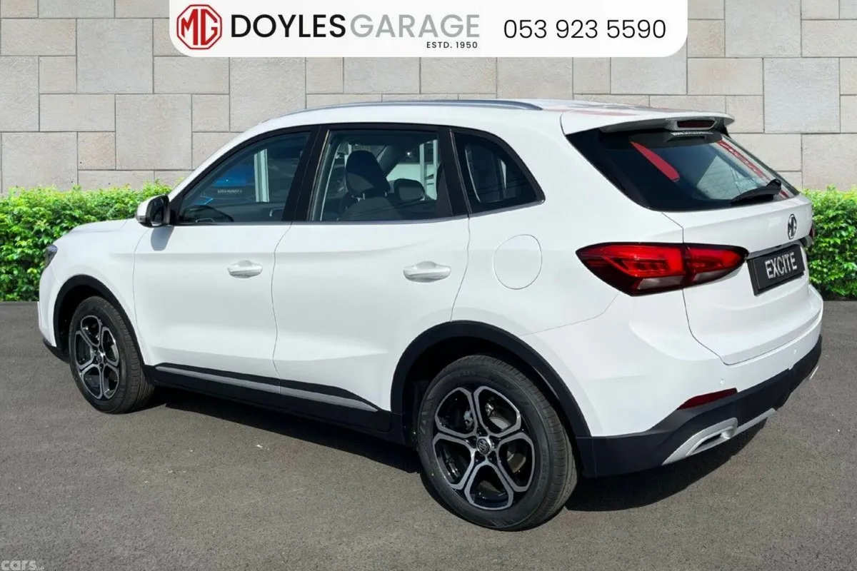 MG ZS SUV, Petrol Hybrid, 2027, White
