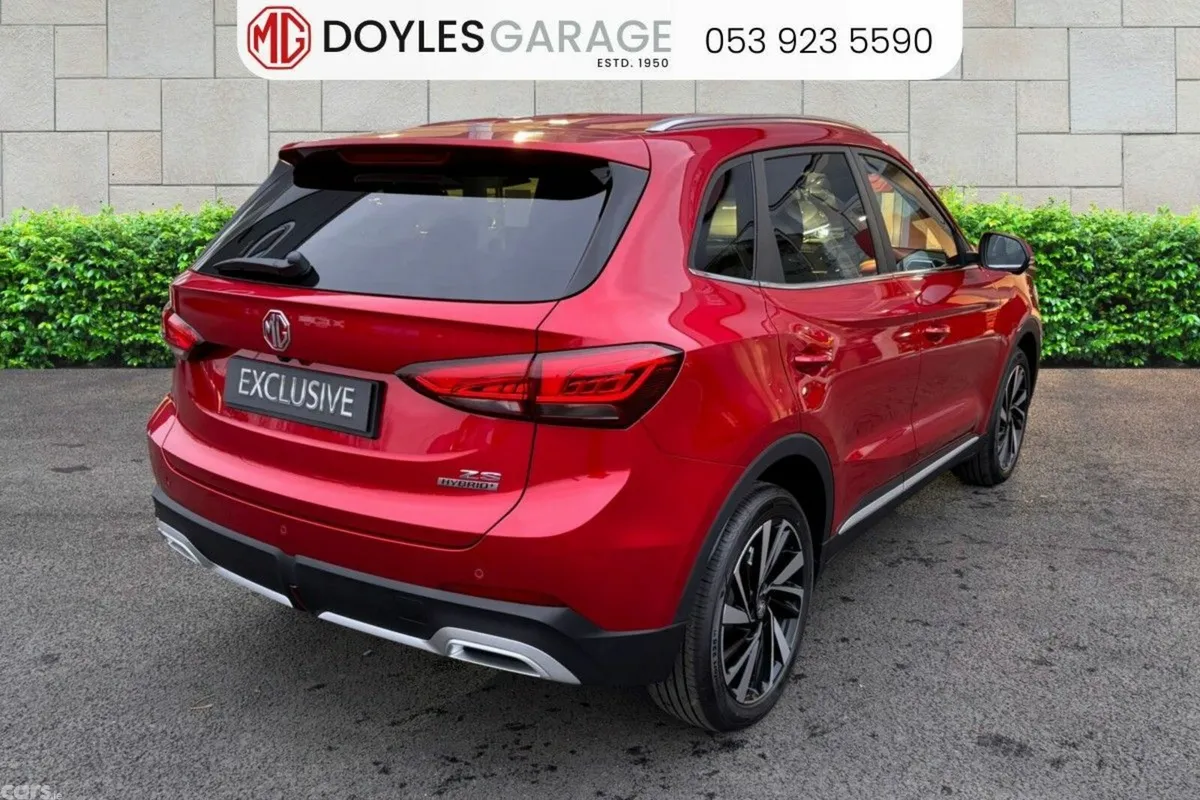 MG ZS SUV, Petrol Hybrid, 2027, Red