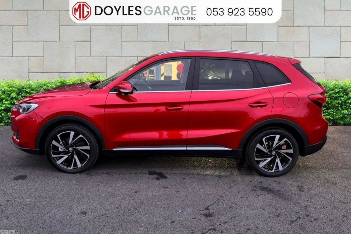 MG ZS SUV, Petrol Hybrid, 2027, Red