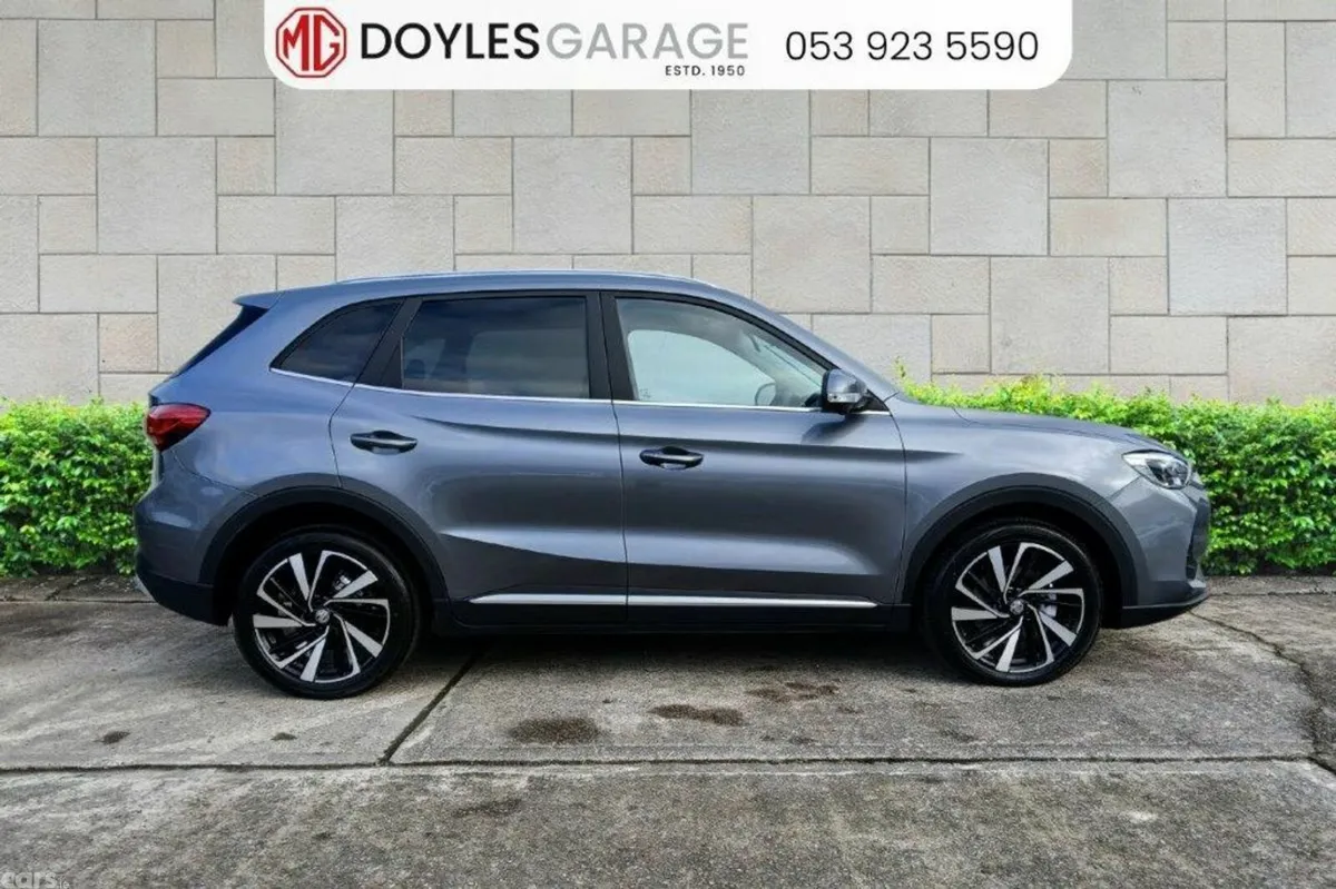 MG ZS SUV, Petrol Hybrid, 2027, Grey