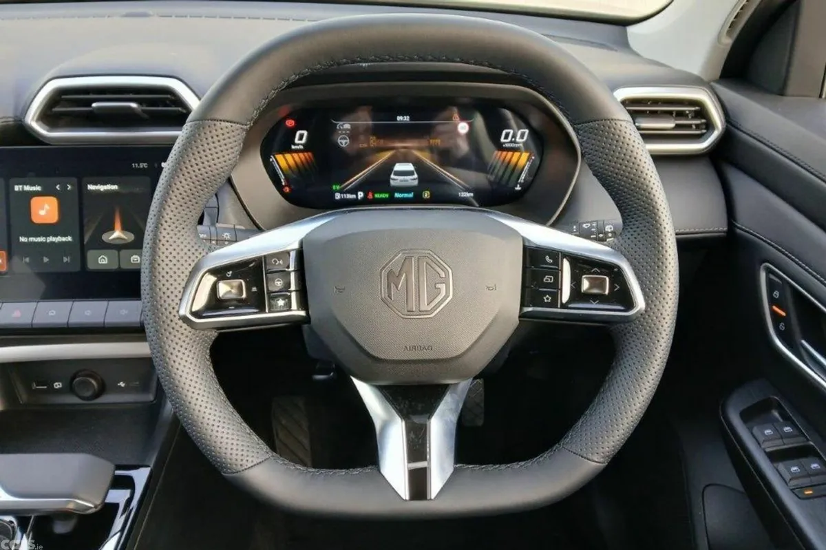 MG ZS SUV, Petrol Hybrid, 2027, Grey