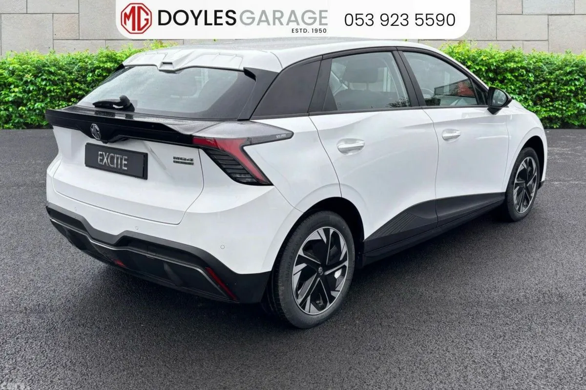 MG MG4 Hatchback, Electric, 2025, White
