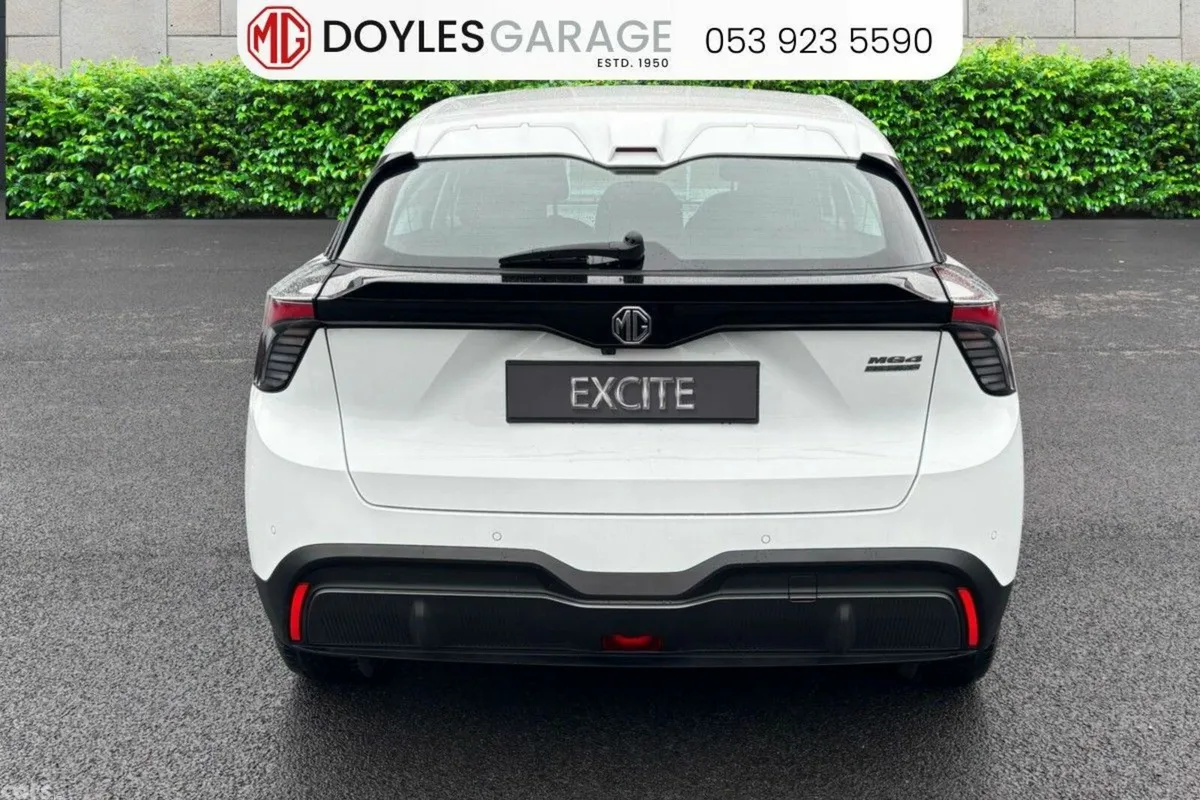 MG MG4 Hatchback, Electric, 2025, White
