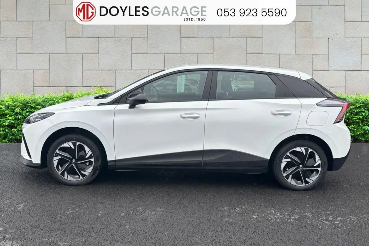 MG MG4 Hatchback, Electric, 2025, White