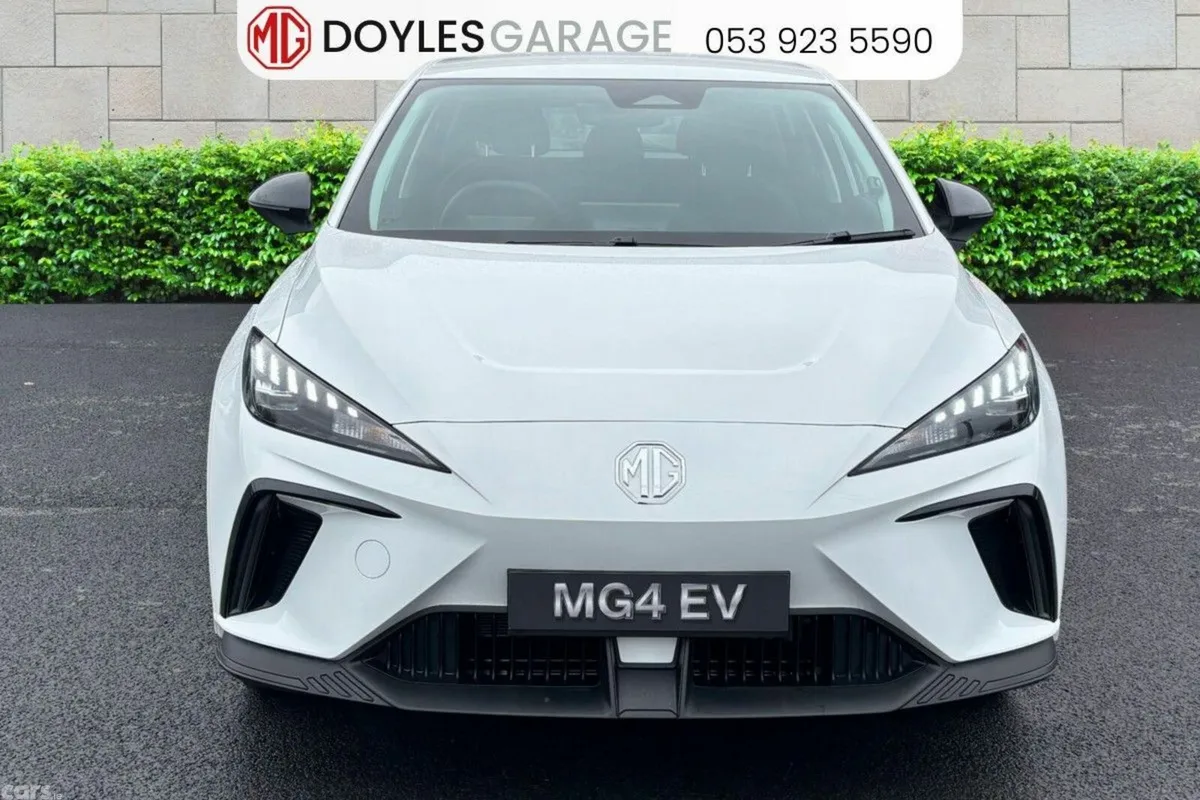 MG MG4 Hatchback, Electric, 2025, White