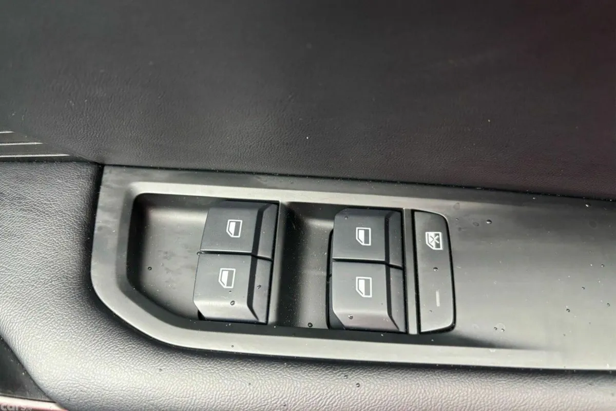 MG MG4 Hatchback, Electric, 2025, White