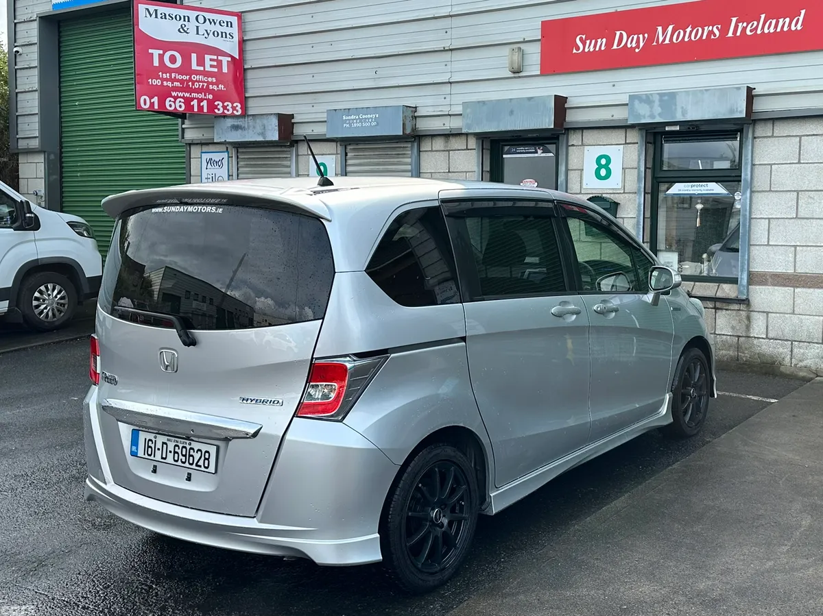Honda Freed MPV, Petrol Hybrid, 2016, Silver