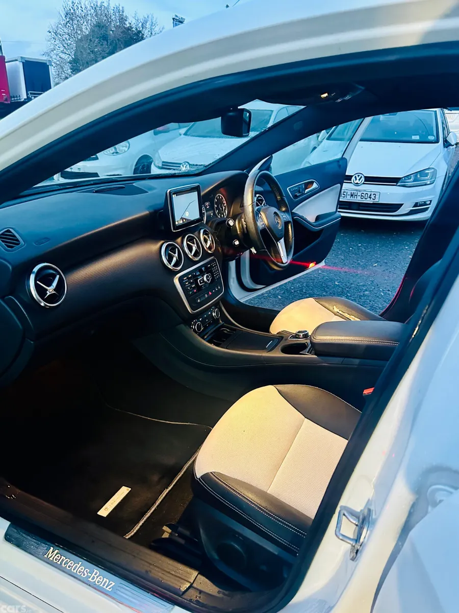 Mercedes-Benz A-Class Hatchback, Petrol, 2014, White