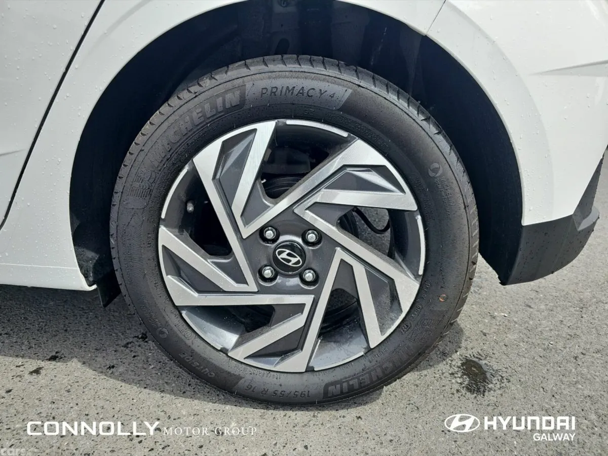 Hyundai i20 Hatchback, Petrol, 2026, White