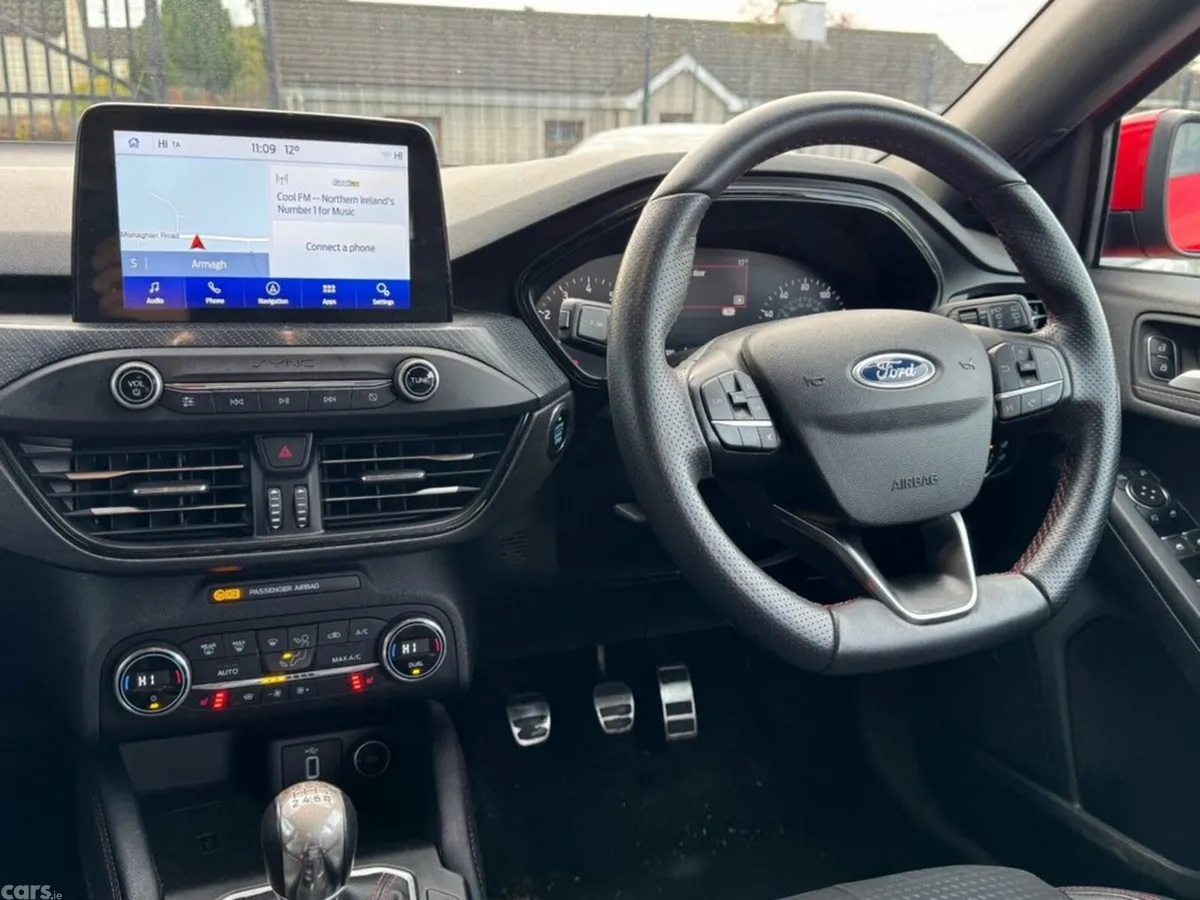 Ford Focus Hatchback, Petrol, 2019, Red