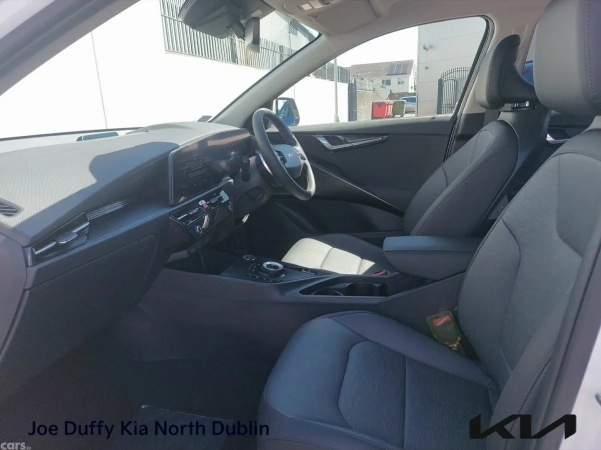 Kia Niro SUV, Petrol Plug-in Hybrid, 2026, White