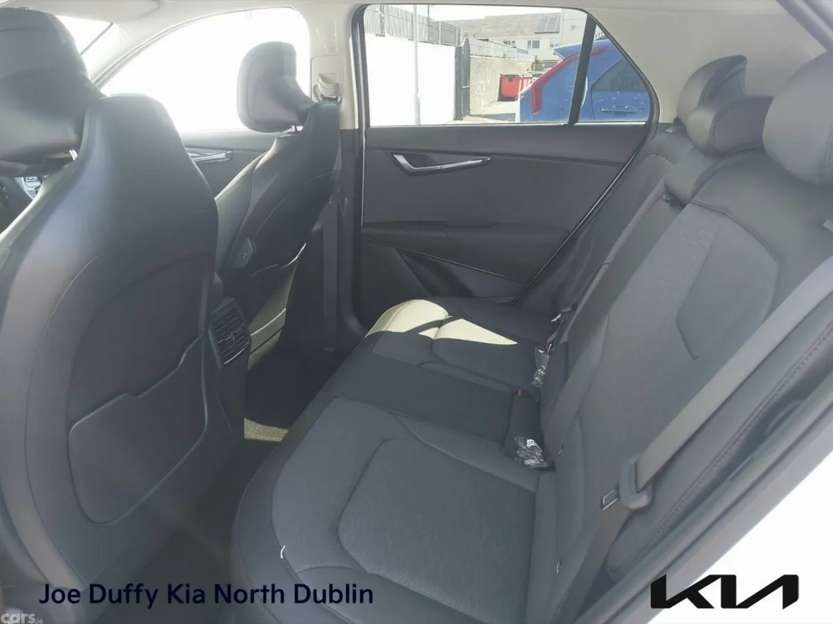 Kia Niro SUV, Petrol Plug-in Hybrid, 2026, White