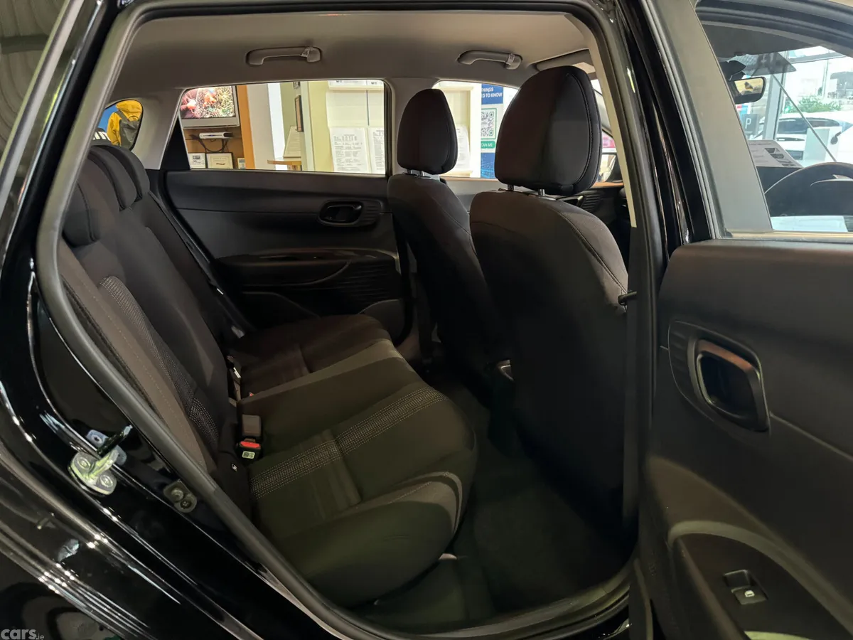Hyundai i20 Hatchback, Petrol, 2027, Black