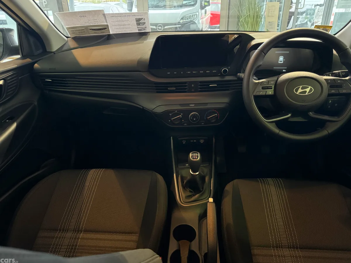 Hyundai i20 Hatchback, Petrol, 2027, Black