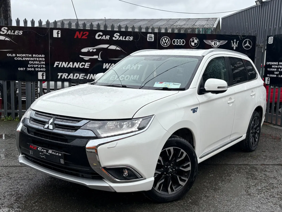 Mitsubishi Outlander SUV, Petrol Plug-in Hybrid, 2017, White