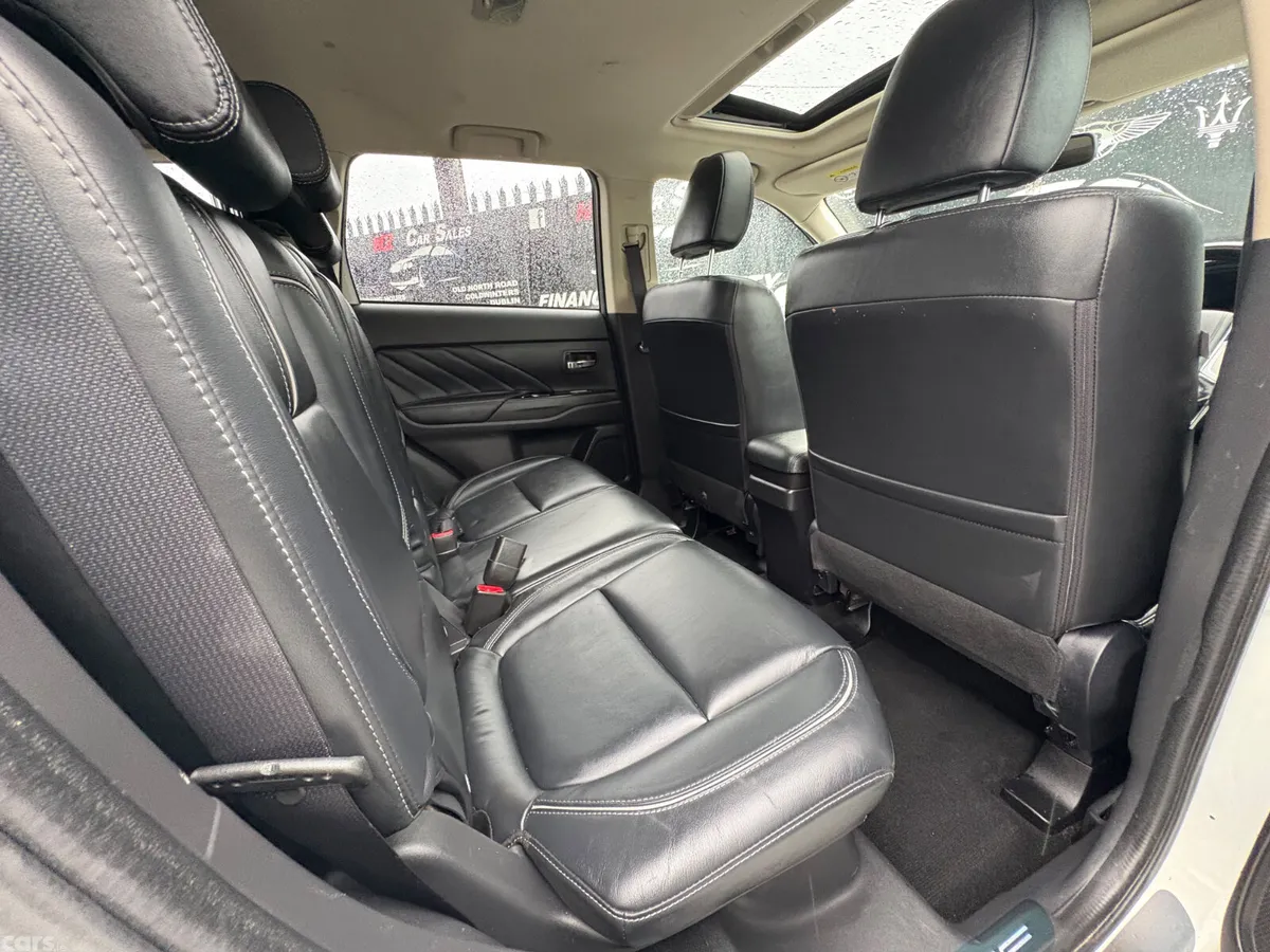 Mitsubishi Outlander SUV, Petrol Plug-in Hybrid, 2017, White