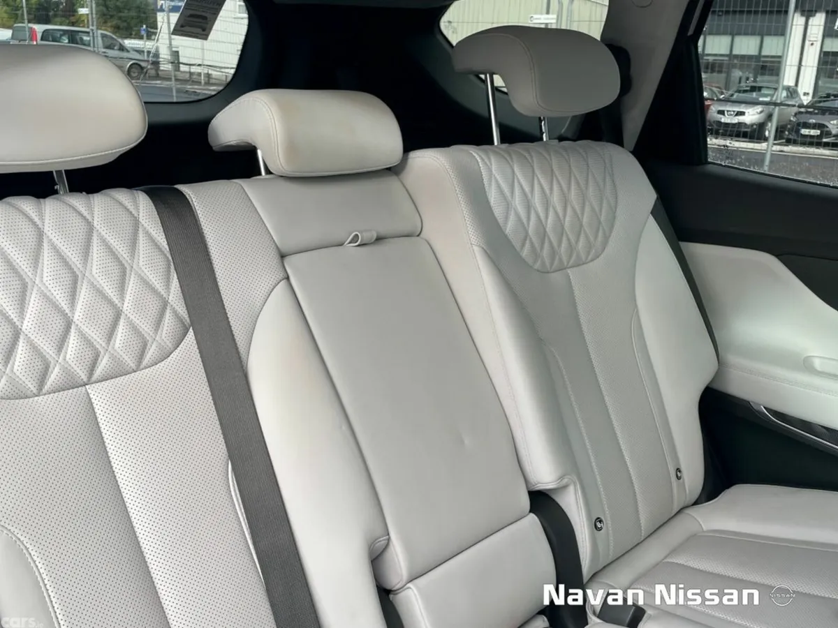 Hyundai Santa Fe SUV, Petrol Plug-in Hybrid, 2023, White