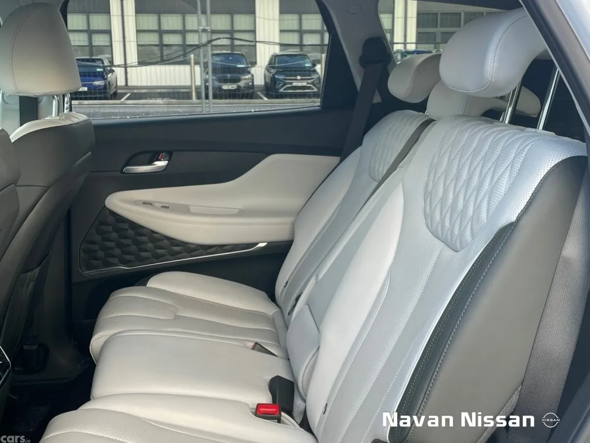 Hyundai Santa Fe SUV, Petrol Plug-in Hybrid, 2023, White