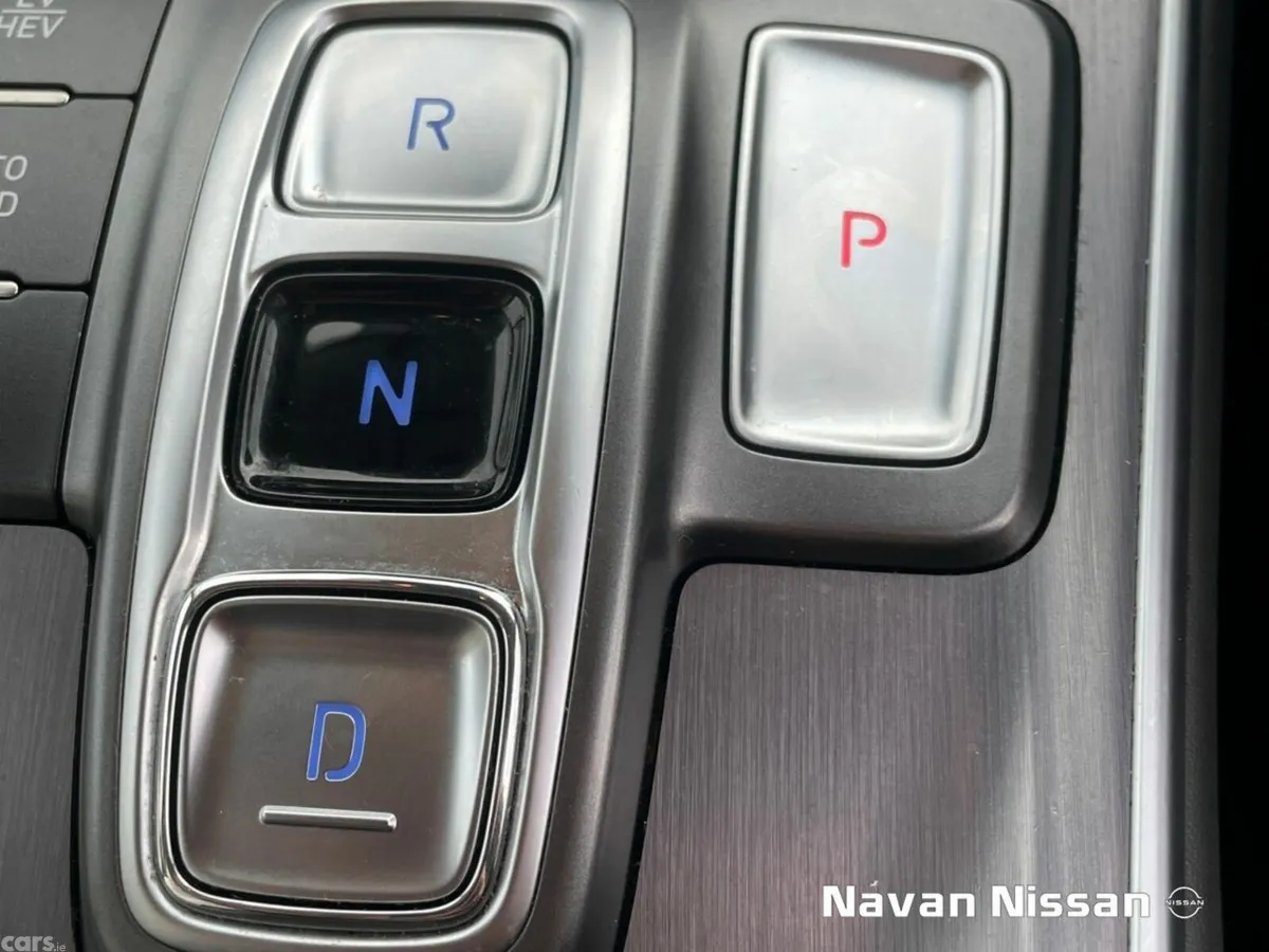 Hyundai Santa Fe SUV, Petrol Plug-in Hybrid, 2023, White