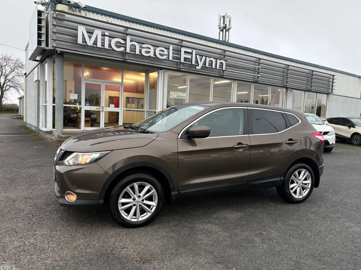 Nissan Qashqai Hatchback, Diesel, 2015, Brown