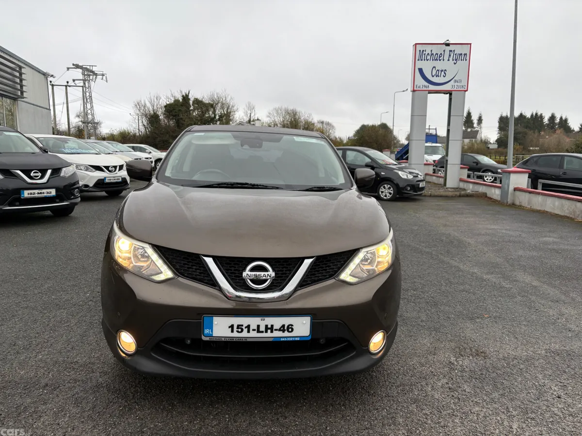 Nissan Qashqai Hatchback, Diesel, 2015, Brown