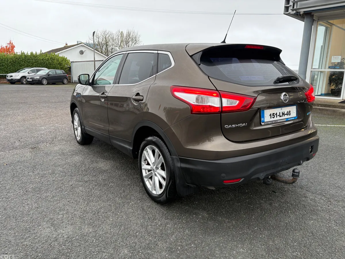 Nissan Qashqai Hatchback, Diesel, 2015, Brown