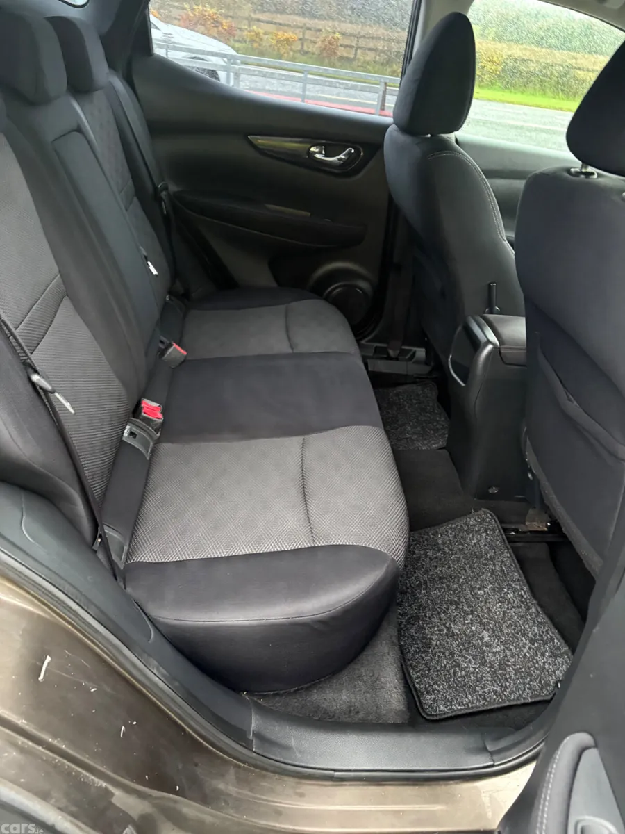 Nissan Qashqai Hatchback, Diesel, 2015, Brown