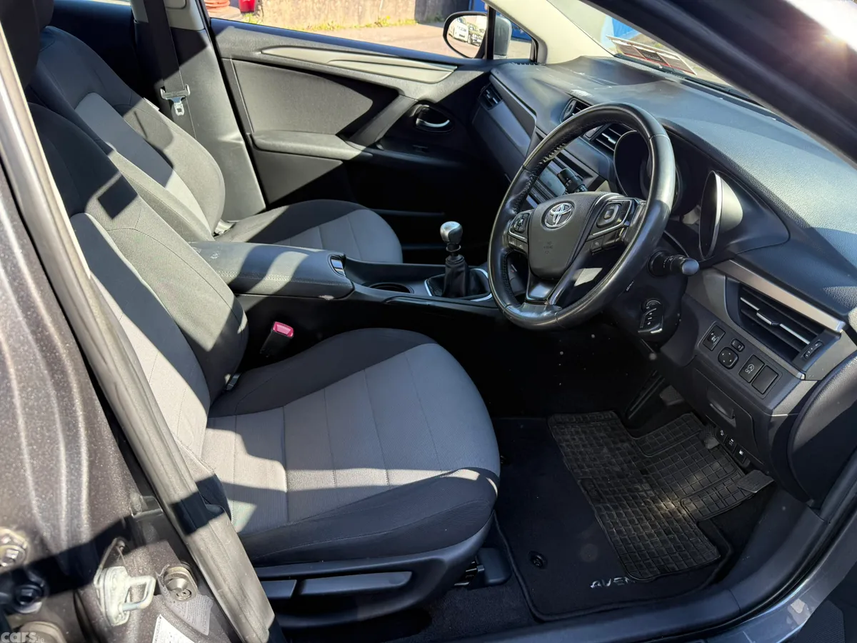 Toyota Avensis Saloon, Diesel, 2016, Grey