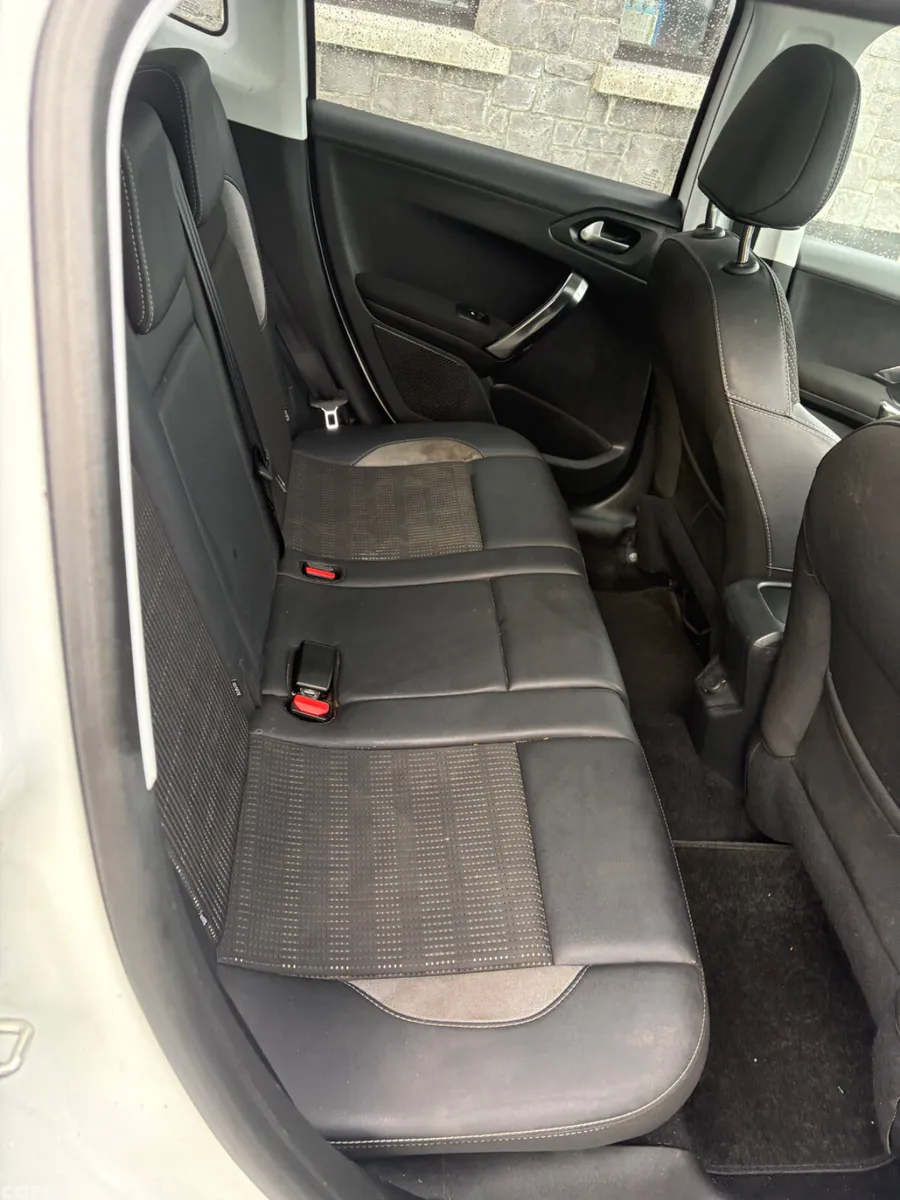 Peugeot 2008 Estate, Petrol, 2018, White