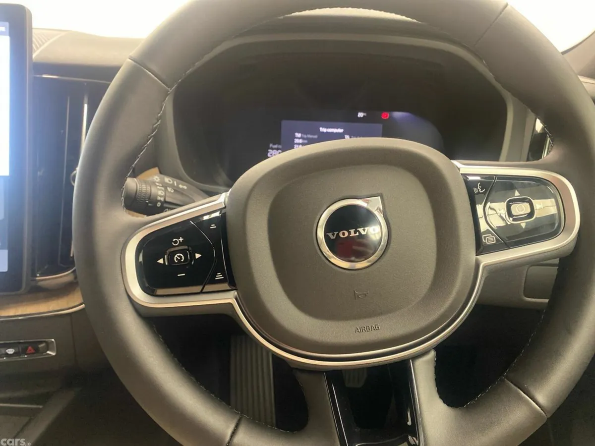 Volvo XC60 SUV, Petrol Plug-in Hybrid, 2026, Black