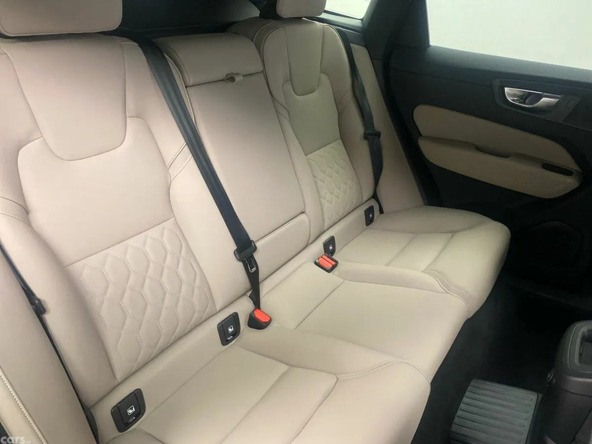 Volvo XC60 SUV, Petrol Plug-in Hybrid, 2026, Black