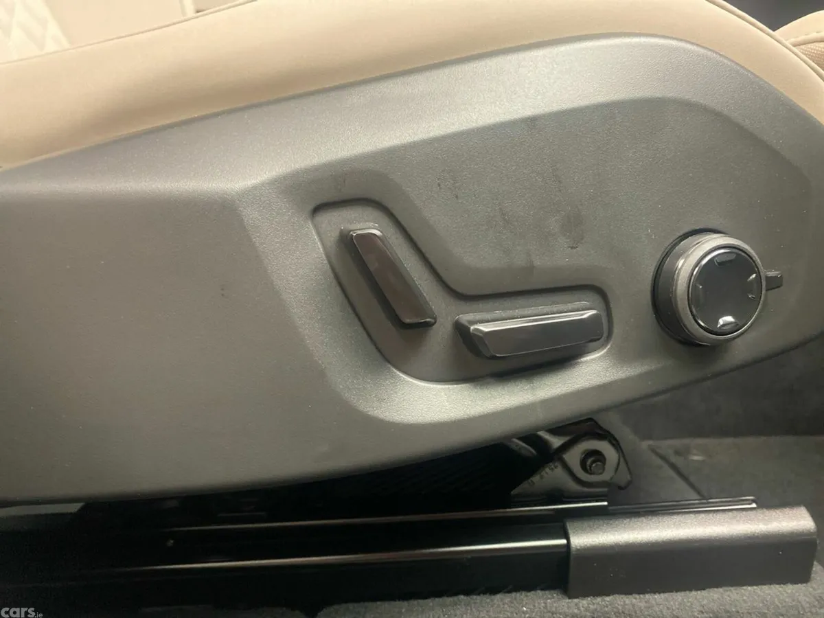 Volvo XC60 SUV, Petrol Plug-in Hybrid, 2027, Silver