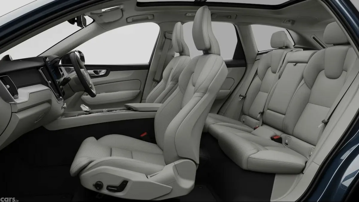 Volvo XC60 SUV, Petrol Plug-in Hybrid, 2027, Blue