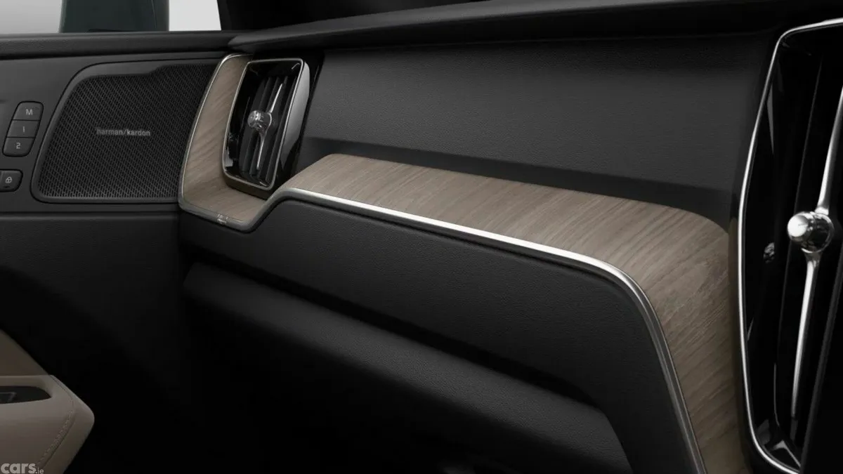 Volvo XC60 Estate, Petrol Plug-in Hybrid, 2027, Green