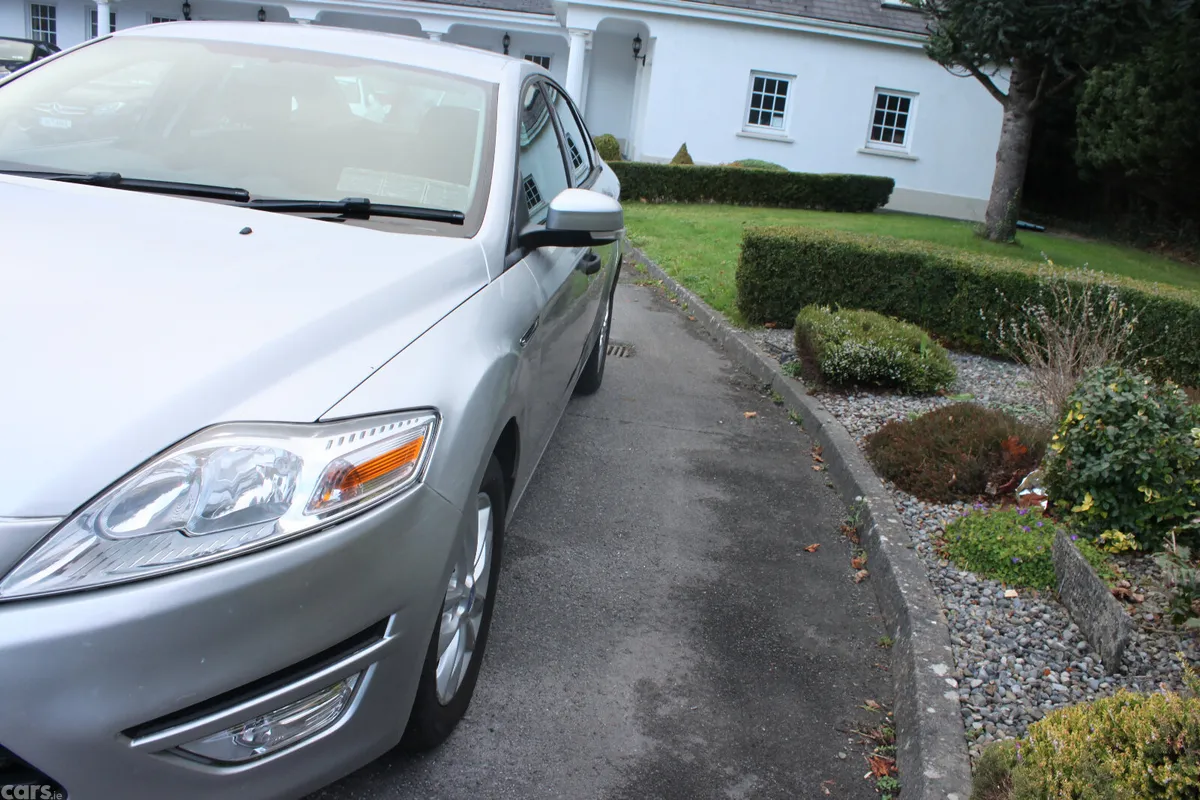 Ford Mondeo Saloon, Diesel, 2011, Silver