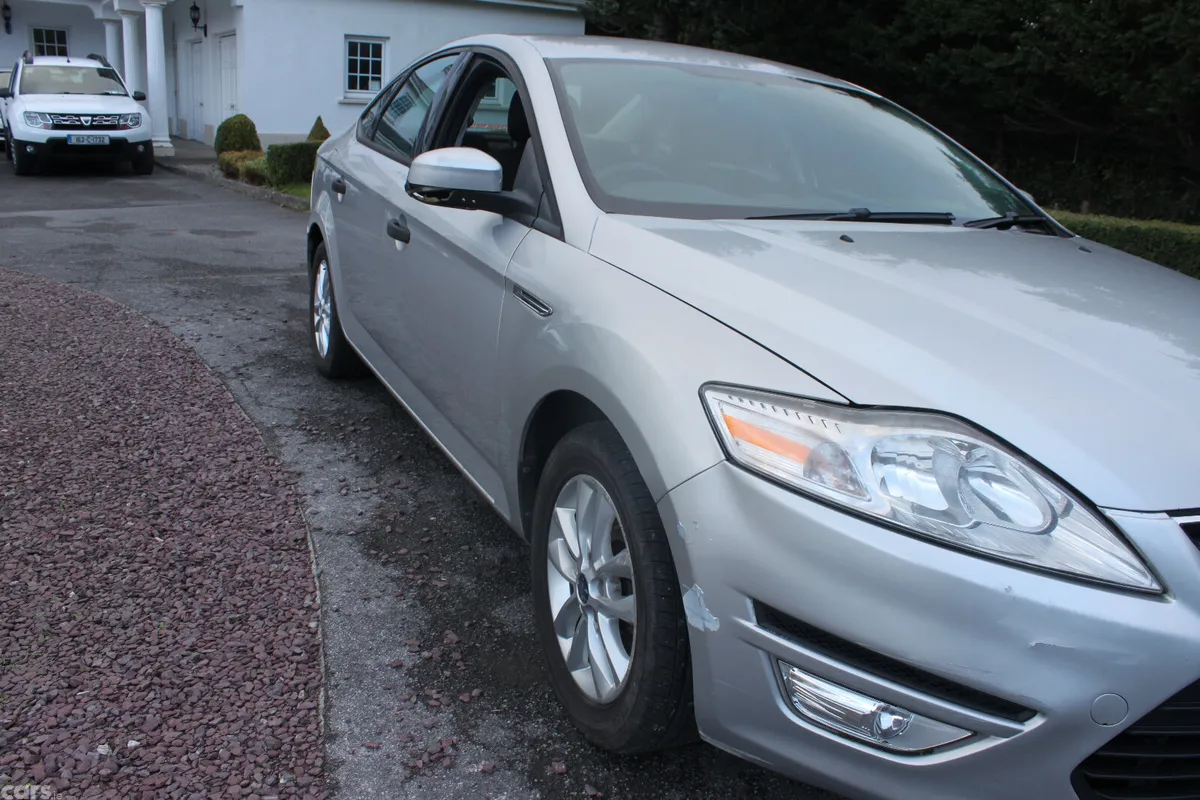 Ford Mondeo Saloon, Diesel, 2011, Silver