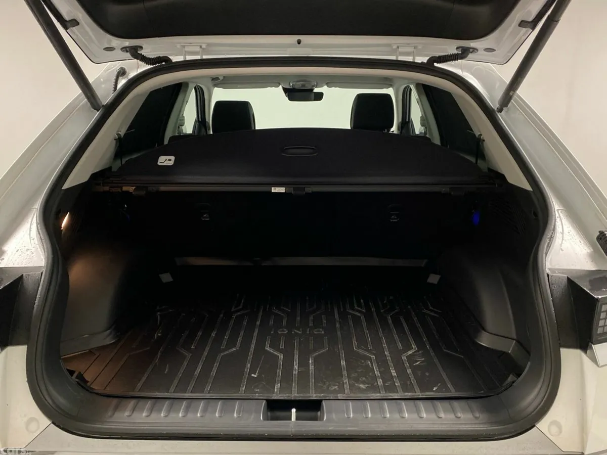 Hyundai IONIQ 5 Hatchback, Electric, 2026, White