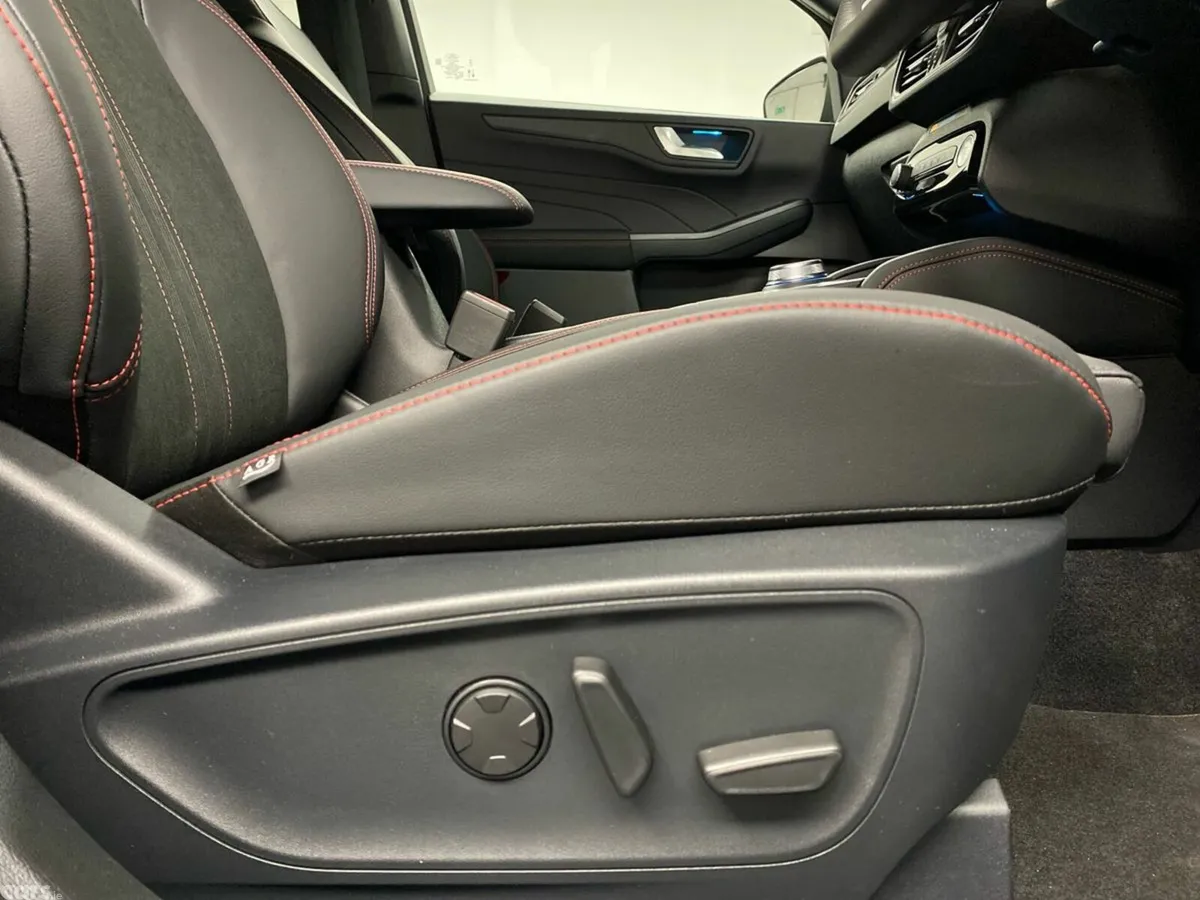 Ford Kuga SUV, Petrol Plug-in Hybrid, 2026, Blue