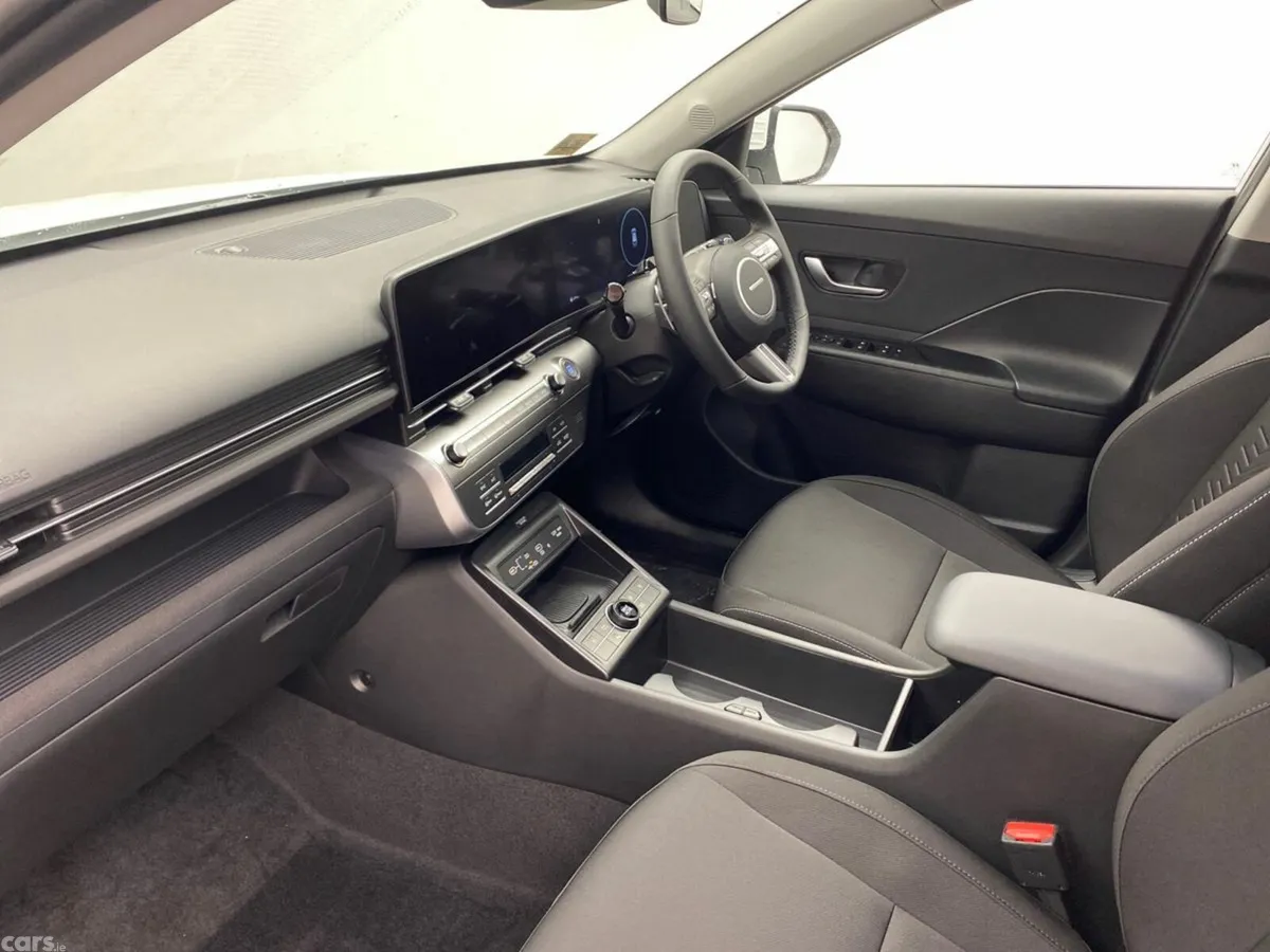 Hyundai KONA SUV, Petrol Hybrid, 2026, White