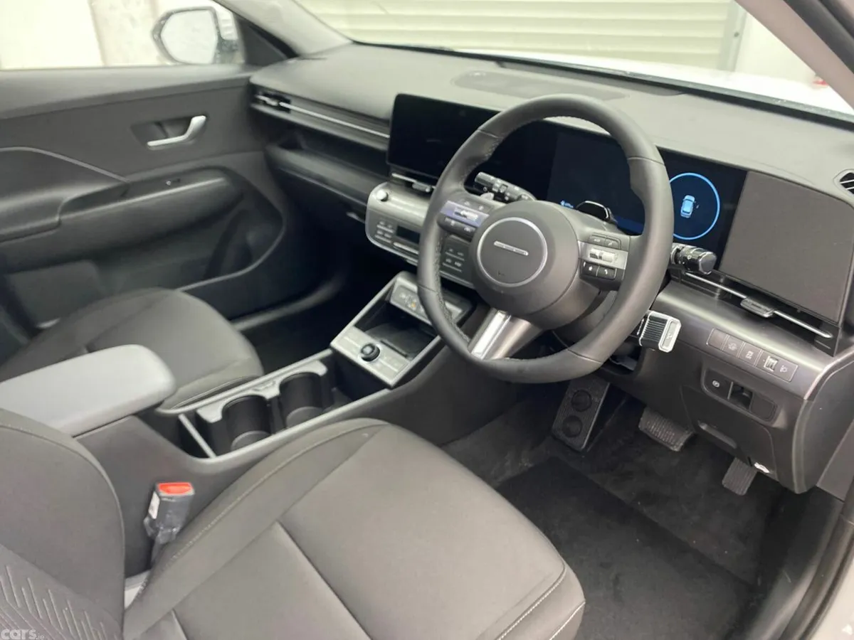Hyundai KONA SUV, Petrol Hybrid, 2026, White