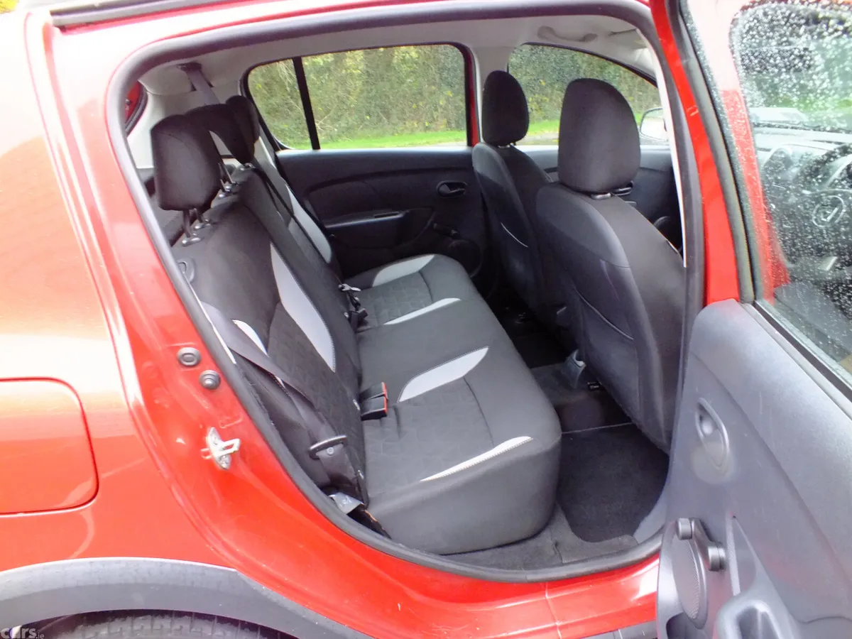 Dacia Sandero Stepway Hatchback, Diesel, 2016, Red