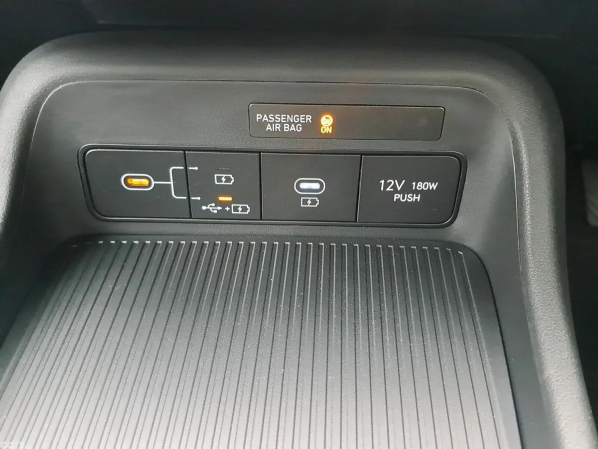 Hyundai KONA MPV, Petrol, 2027, Black