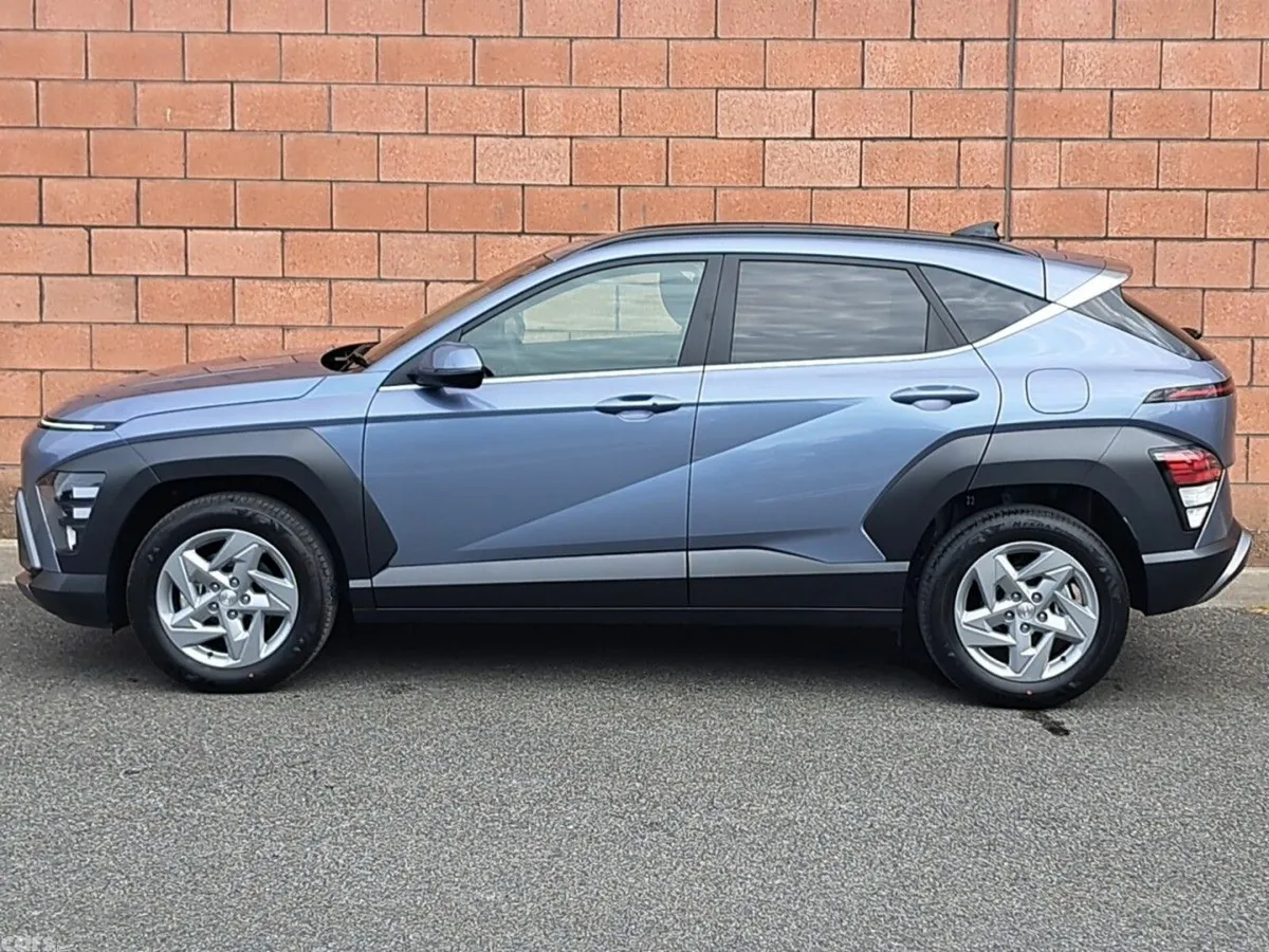 Hyundai KONA MPV, Petrol, 2027, Blue