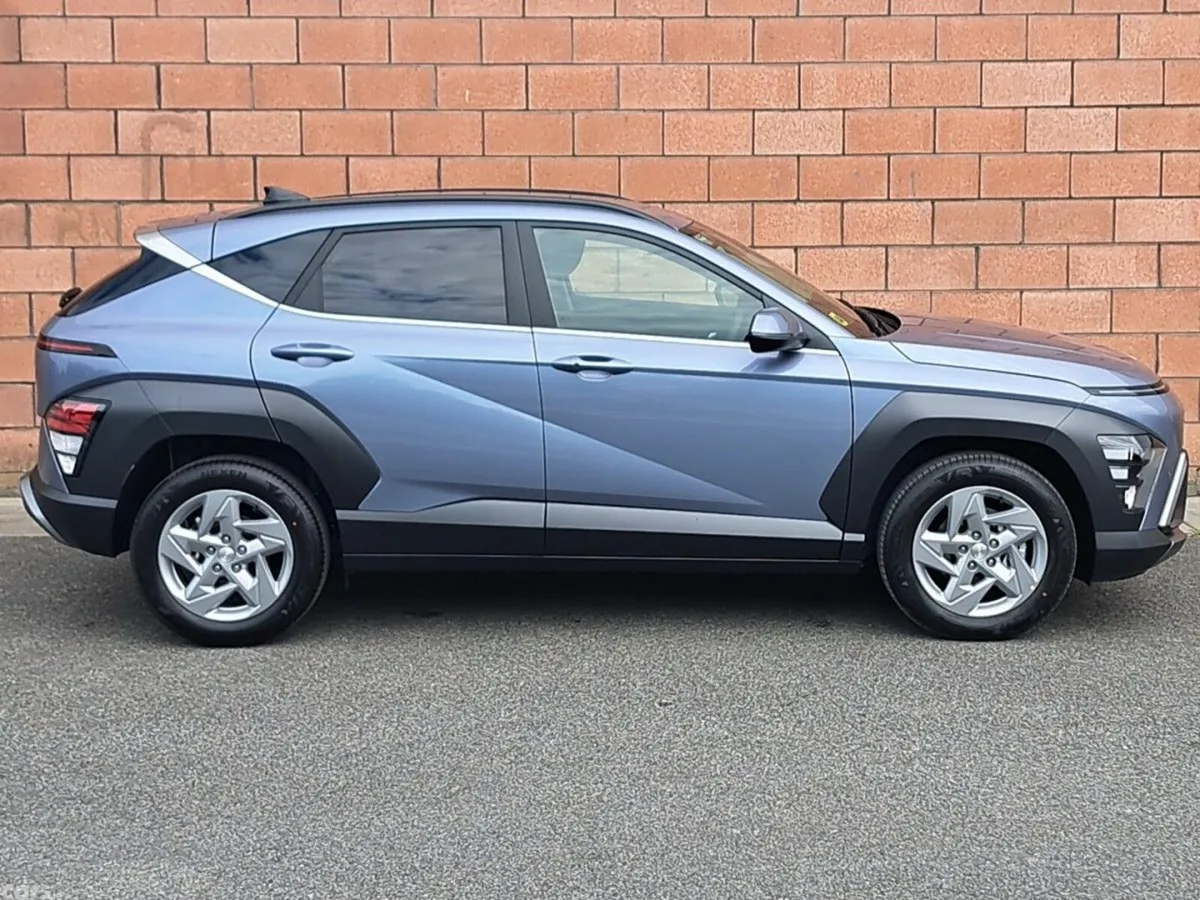 Hyundai KONA MPV, Petrol, 2027, Blue