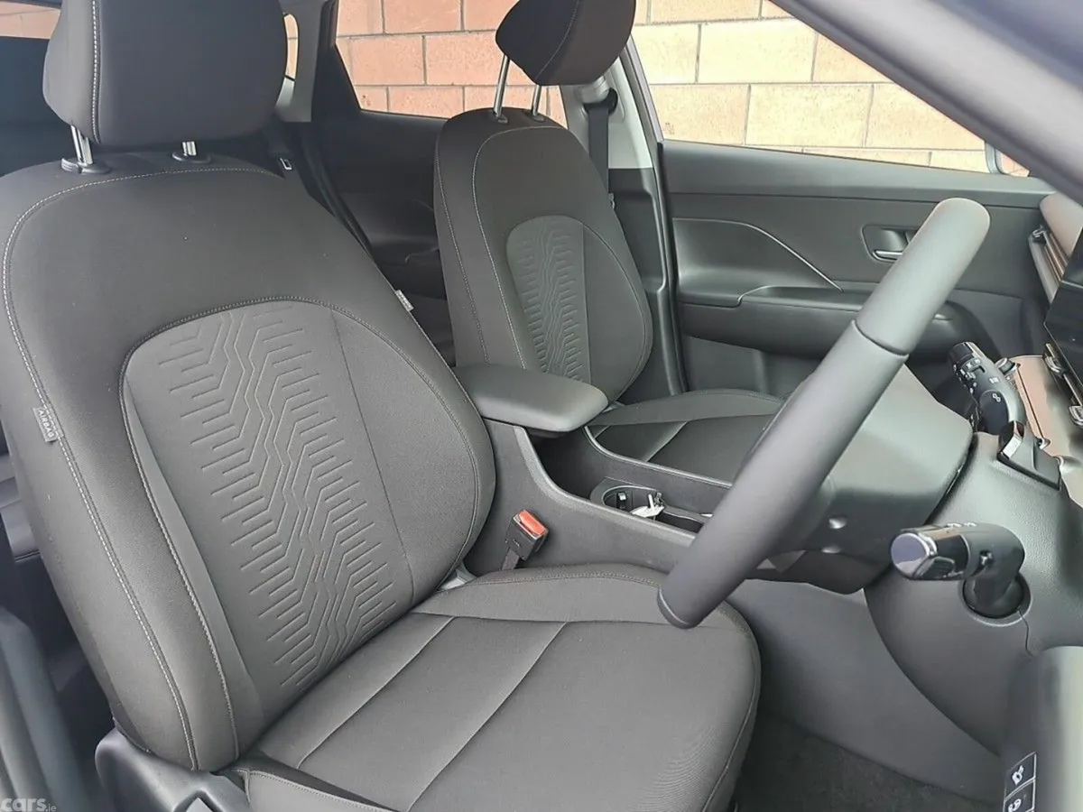 Hyundai KONA MPV, Petrol, 2027, Blue