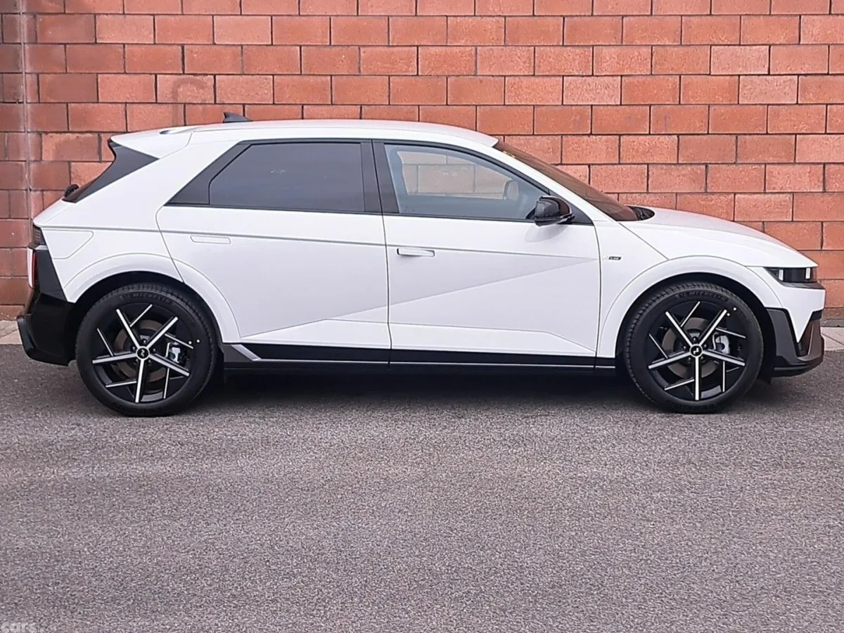Hyundai IONIQ 5 MPV, Electric, 2027, White