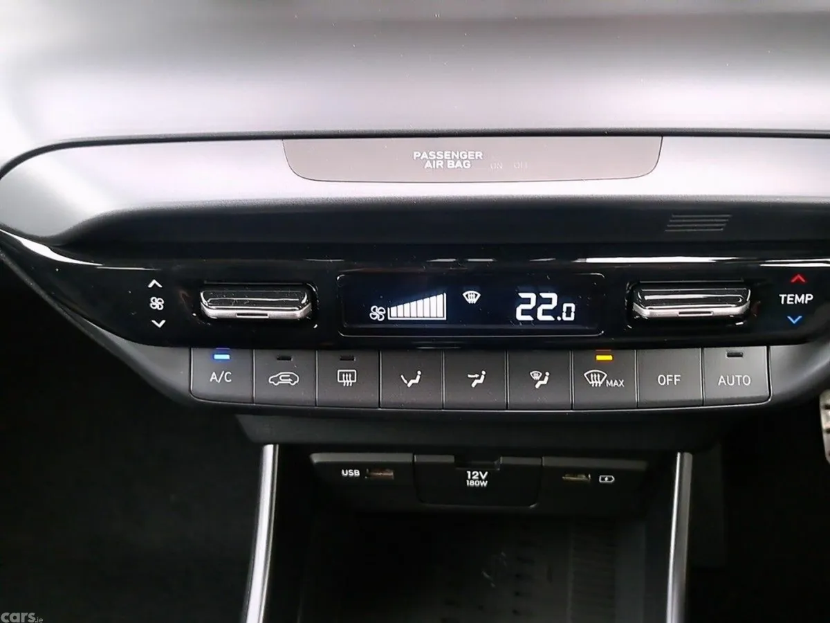 Hyundai Bayon MPV, Petrol, 2027, Blue