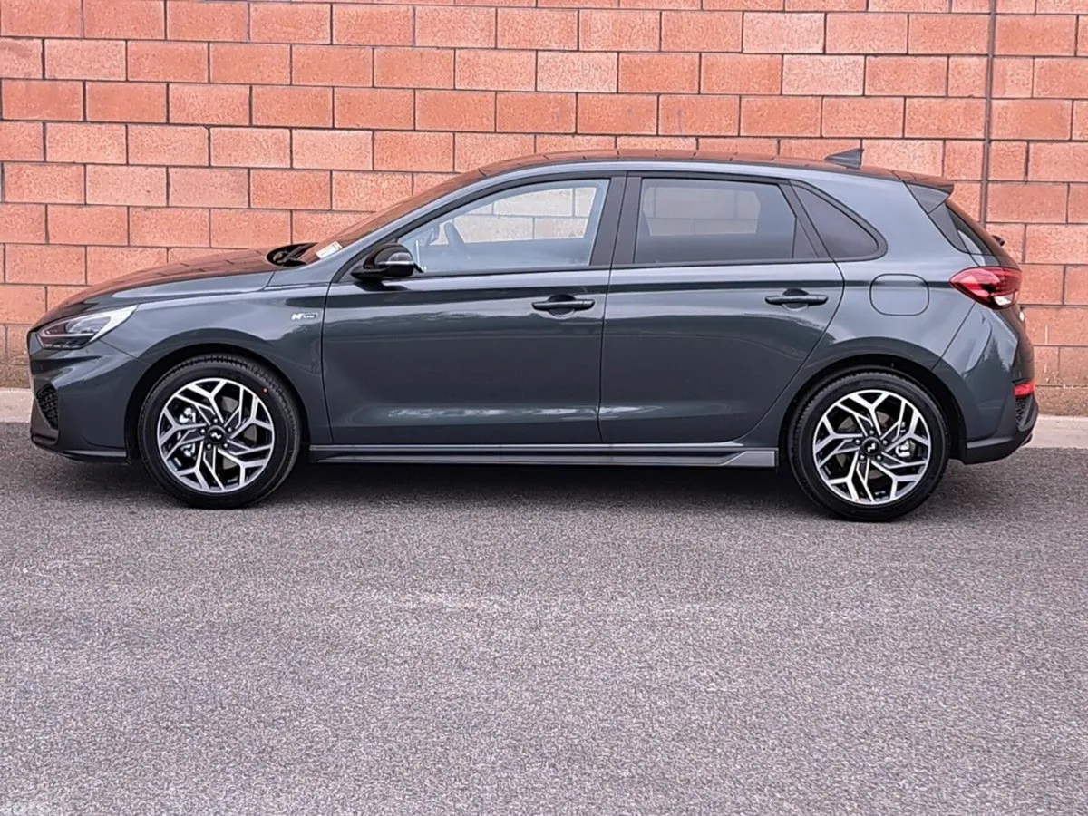 Hyundai i30 Hatchback, Petrol, 2027, Green
