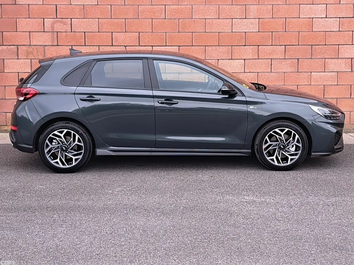 Hyundai i30 Hatchback, Petrol, 2027, Green
